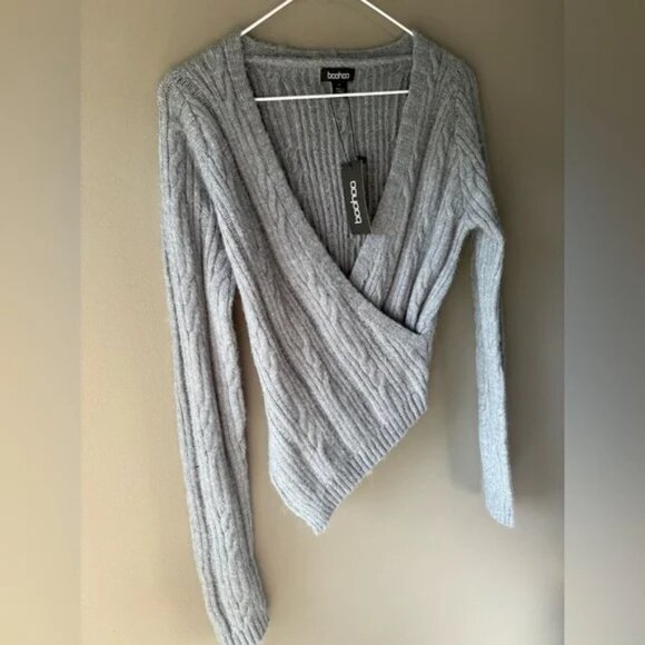 NWT, BOOHOO, size small, SOFT KNIT CABLE KNIT ASYMMETRIC WRAP JUMPER - Picture 6 of 7